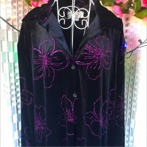 Cervelle Black Floral Velvet Top w/ Pink Glitter Flower design   L  NWT